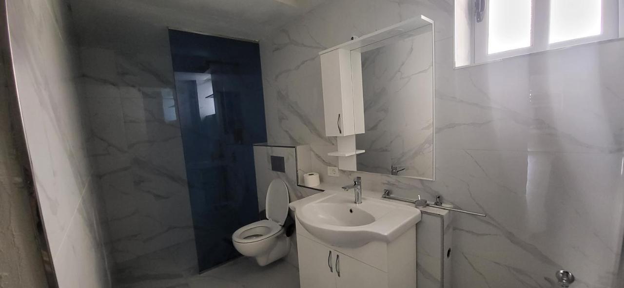 Jon Rooms Χειμάρρα Εξωτερικό φωτογραφία