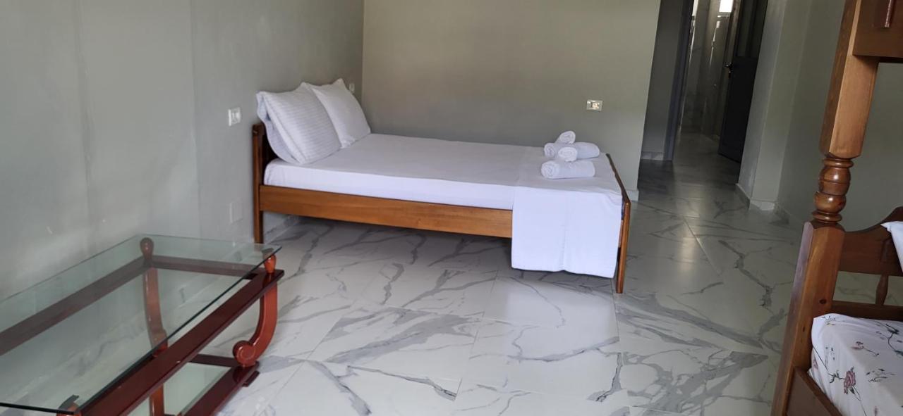 Jon Rooms Χειμάρρα Εξωτερικό φωτογραφία